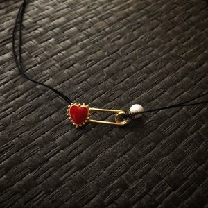 Delicate red heart clip chocker